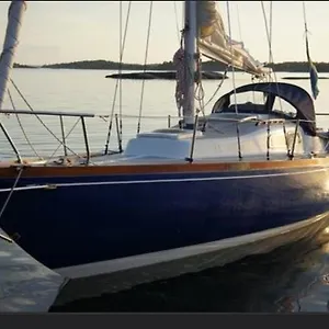 Husbaten Vega 1 Bateau-hôtel